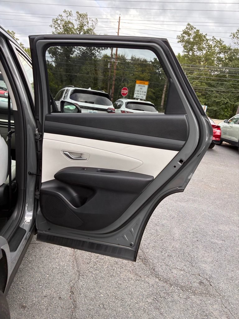 Used 2025 Hyundai Tucson SEL AWD/4WD image 22