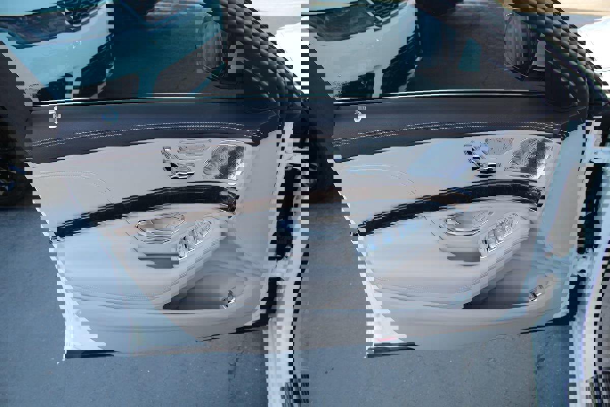 Used 2019 Mercedes-Benz S 450 Sedan image 17