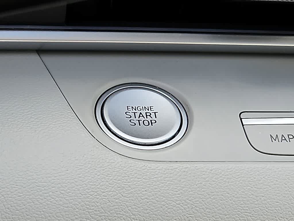 Used 2021 Hyundai Elantra Limited FWD image 23