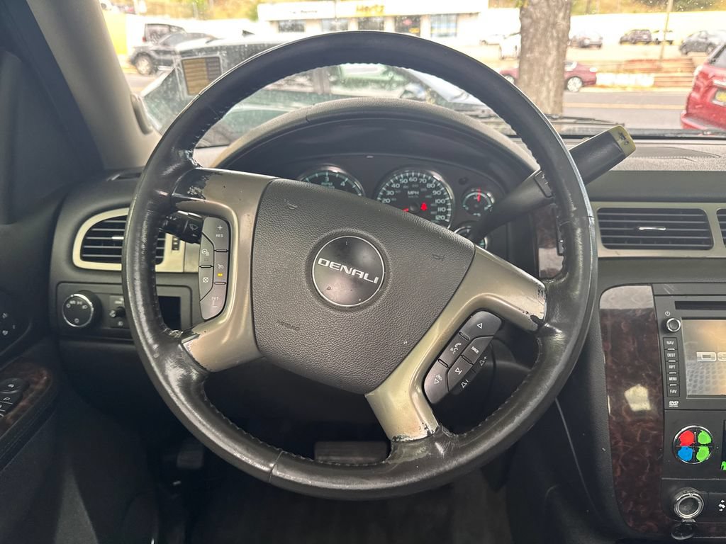 Used 2012 GMC Yukon XL Denali AWD/4WD image 17