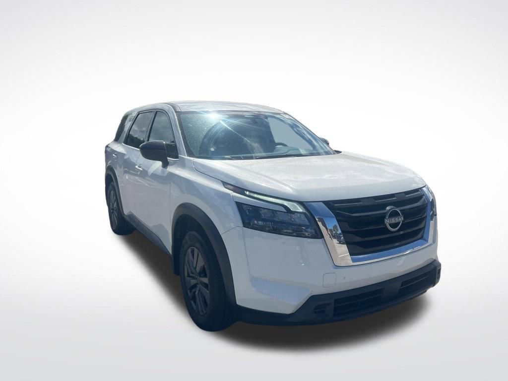 Certified 2025 Nissan Pathfinder S FWD image 2