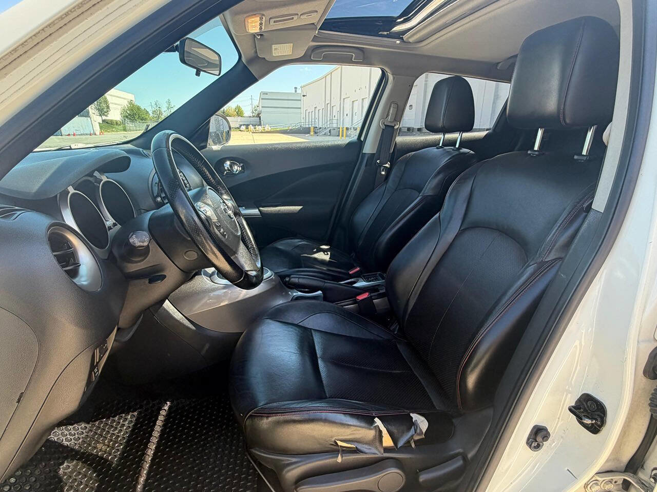 Used 2011 Nissan Juke SL image 12