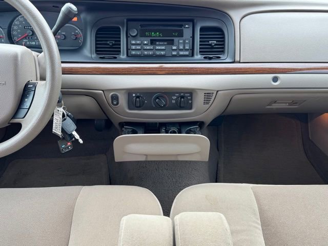 Used 2005 Ford Crown Victoria image 19