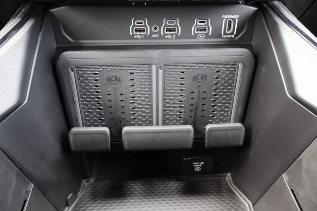 Used 2025 RAM 3500 Limited image 31