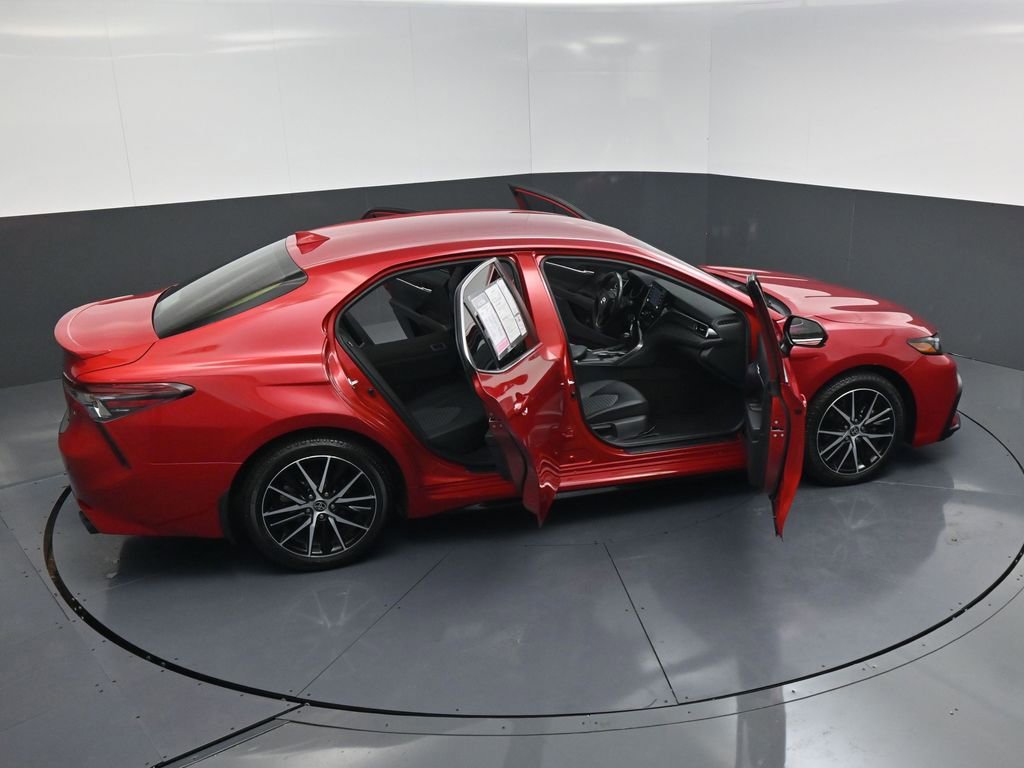 Used 2021 Toyota Camry SE image 24