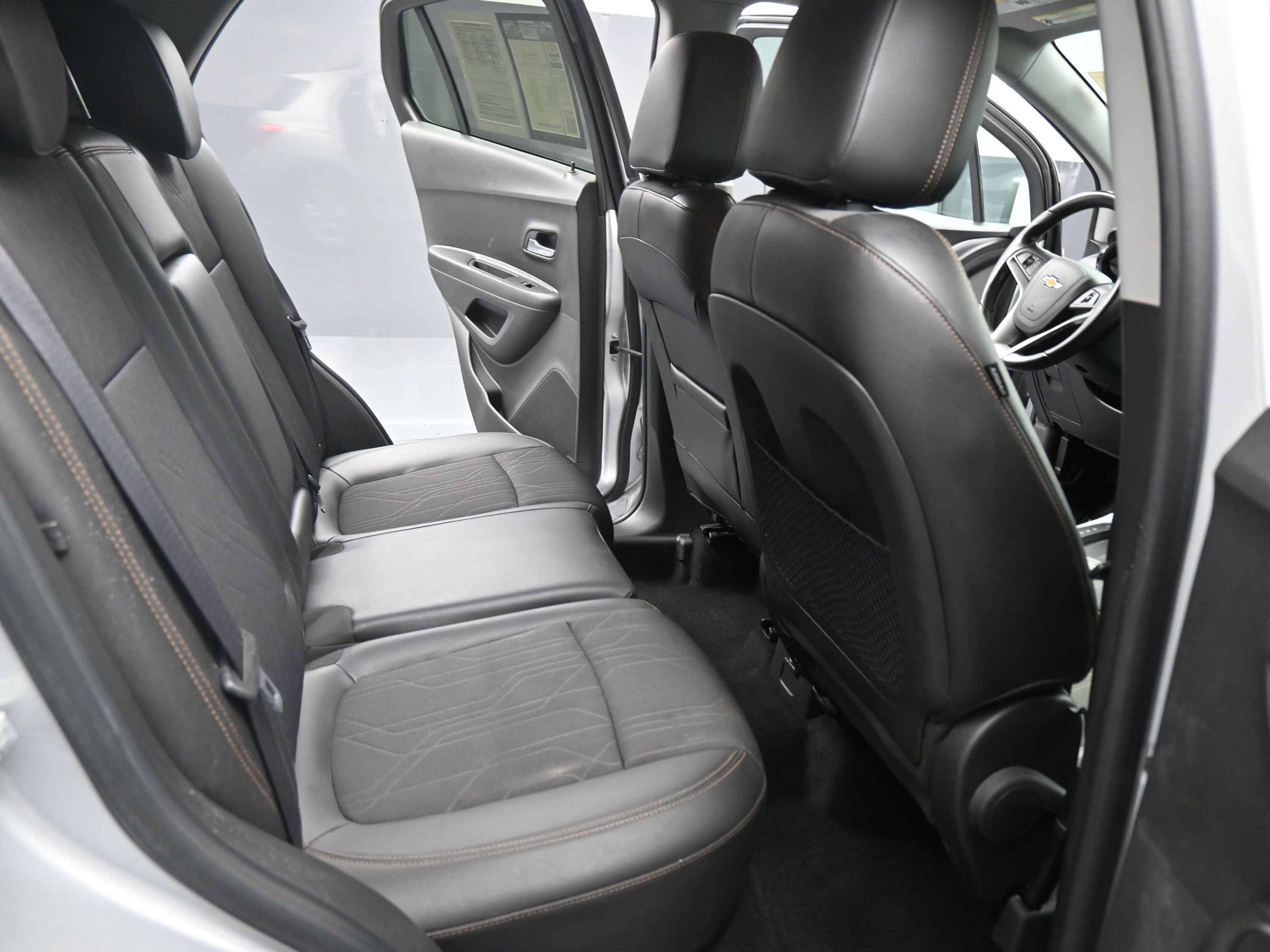 Used 2019 Chevrolet Trax LT w/ LT Convenience Package image 17