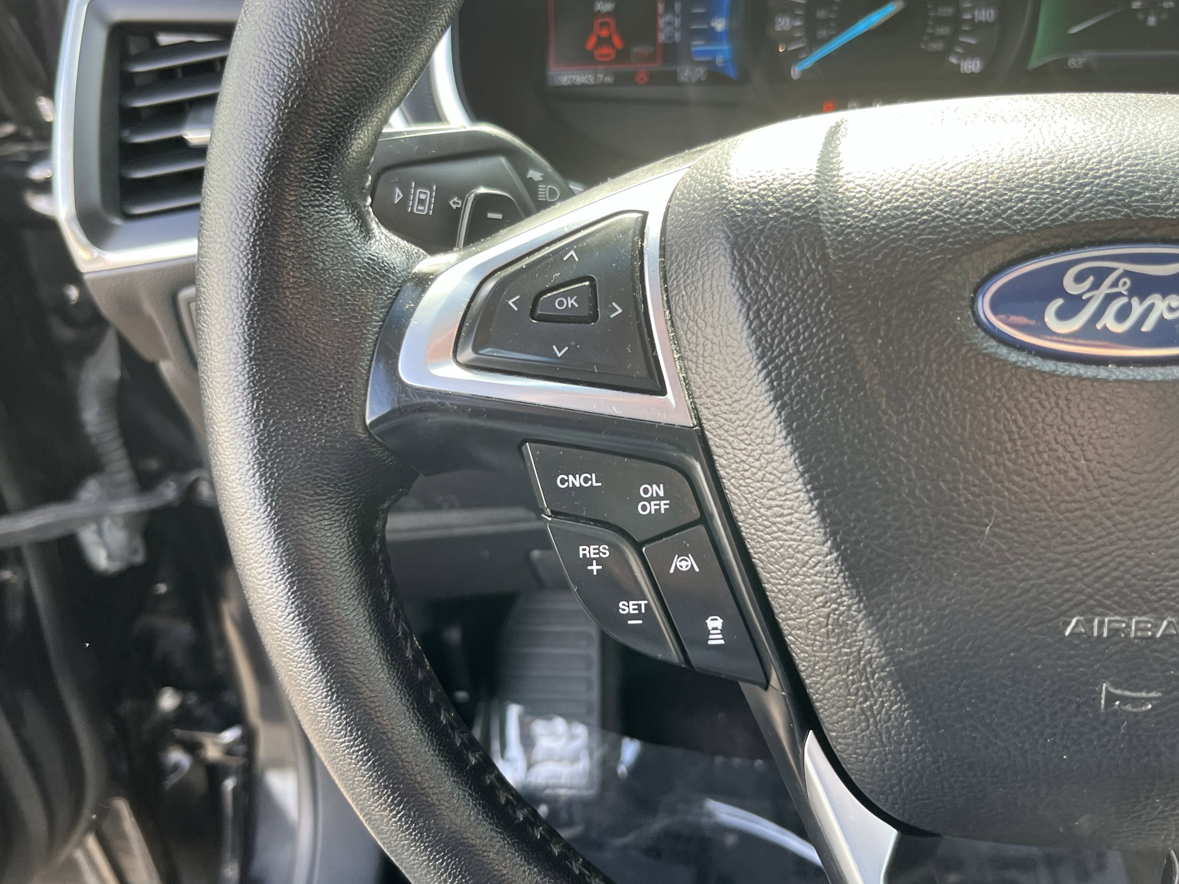 Used 2020 Ford Edge Titanium w/ Equipment Group 301A image 22