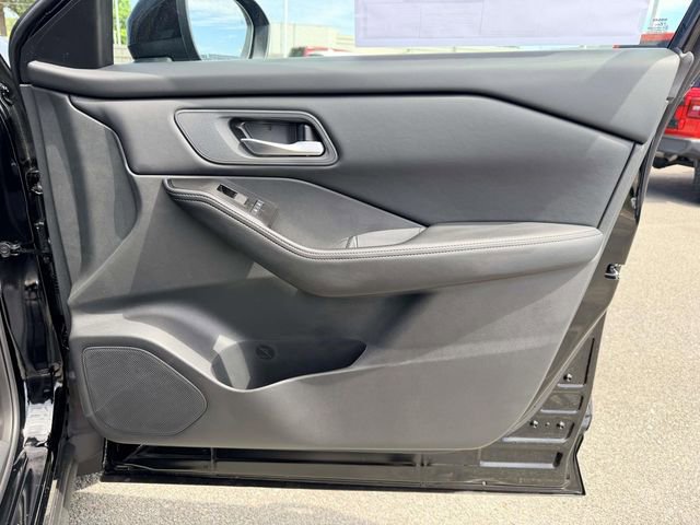 New 2026 Nissan Rogue SV w/ Cold Weather Package AWD/4WD image 8