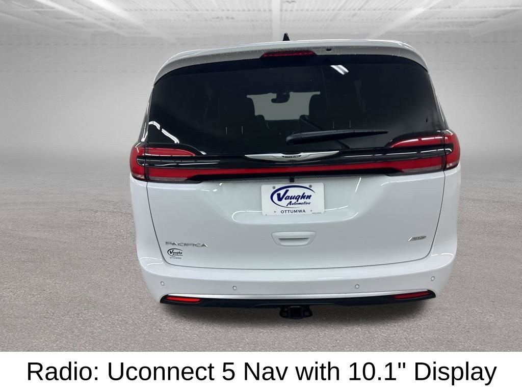 New 2026 Chrysler Pacifica Pinnacle image 9