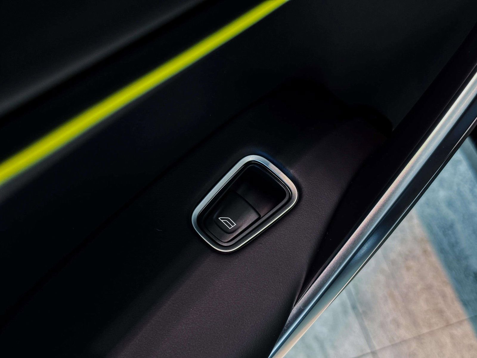 New 2026 Aston Martin DBX S image 36