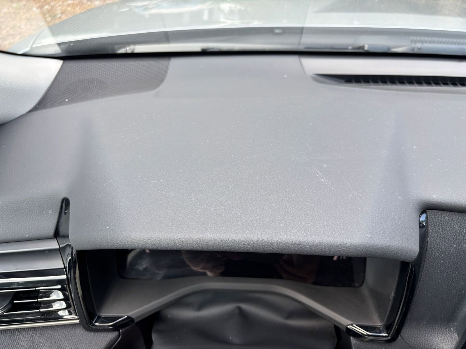 Used 2025 Toyota Camry LE FWD image 35