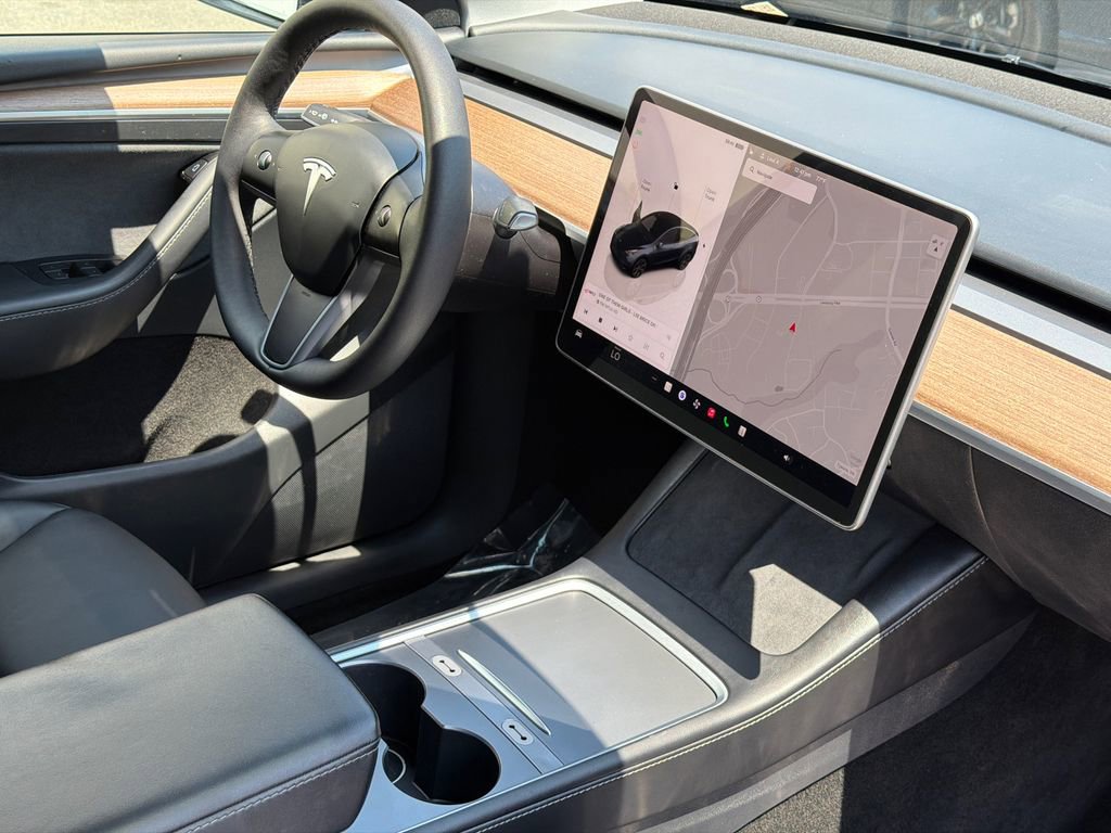 Used 2024 Tesla Model Y Long Range RWD image 10
