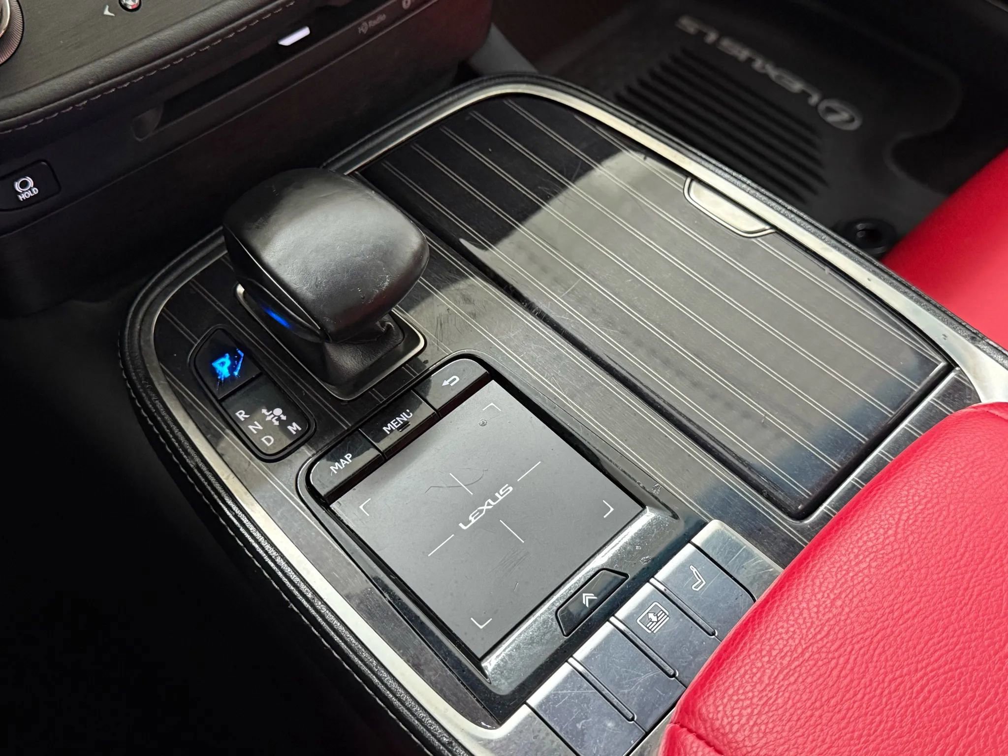 Used 2018 Lexus LS 500 w/ Accessory Package (Z2) image 33