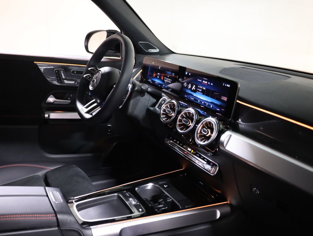 Certified 2025 Mercedes-Benz GLB 35 AMG 4MATIC image 58
