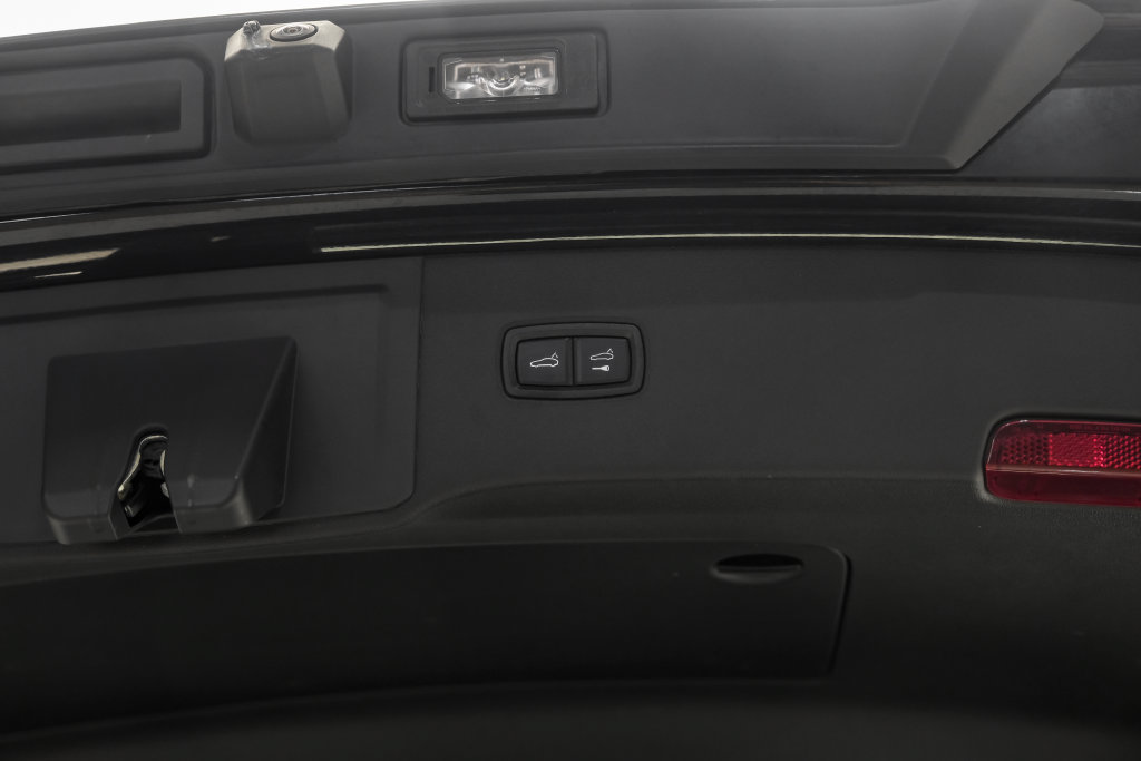 Used 2024 Porsche Cayenne AWD/4WD image 56
