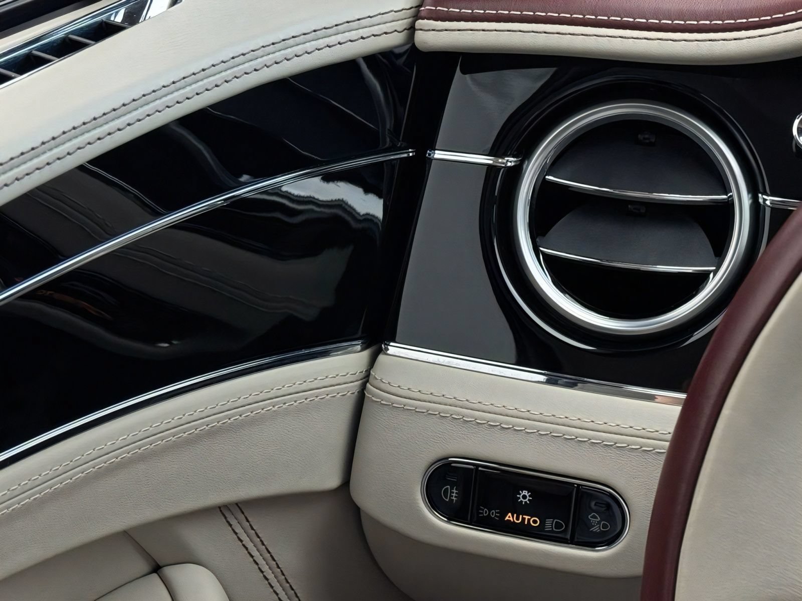 Used 2024 Bentley Continental GT AWD/4WD image 24