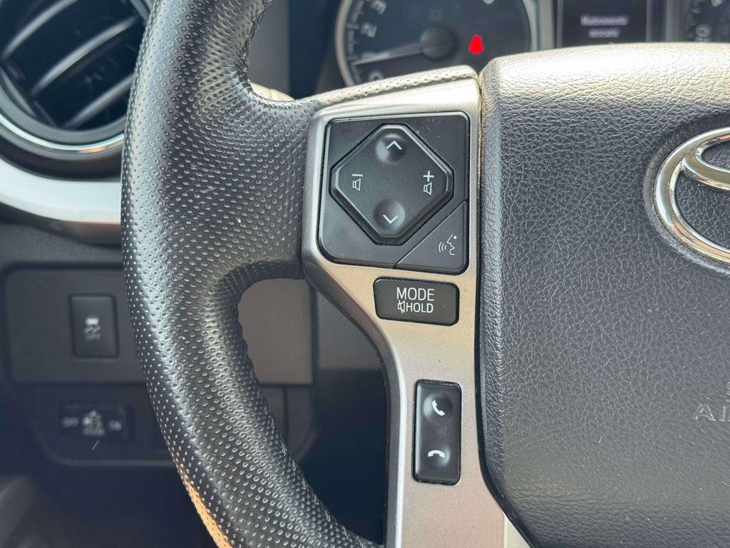 Used 2022 Toyota Tacoma SR5 AWD/4WD image 23