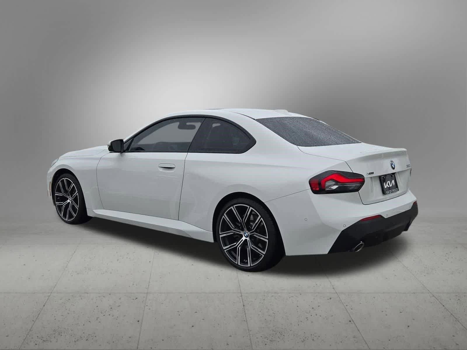Used 2024 BMW 230i xDrive Coupe w/ Convenience Package AWD/4WD image 4