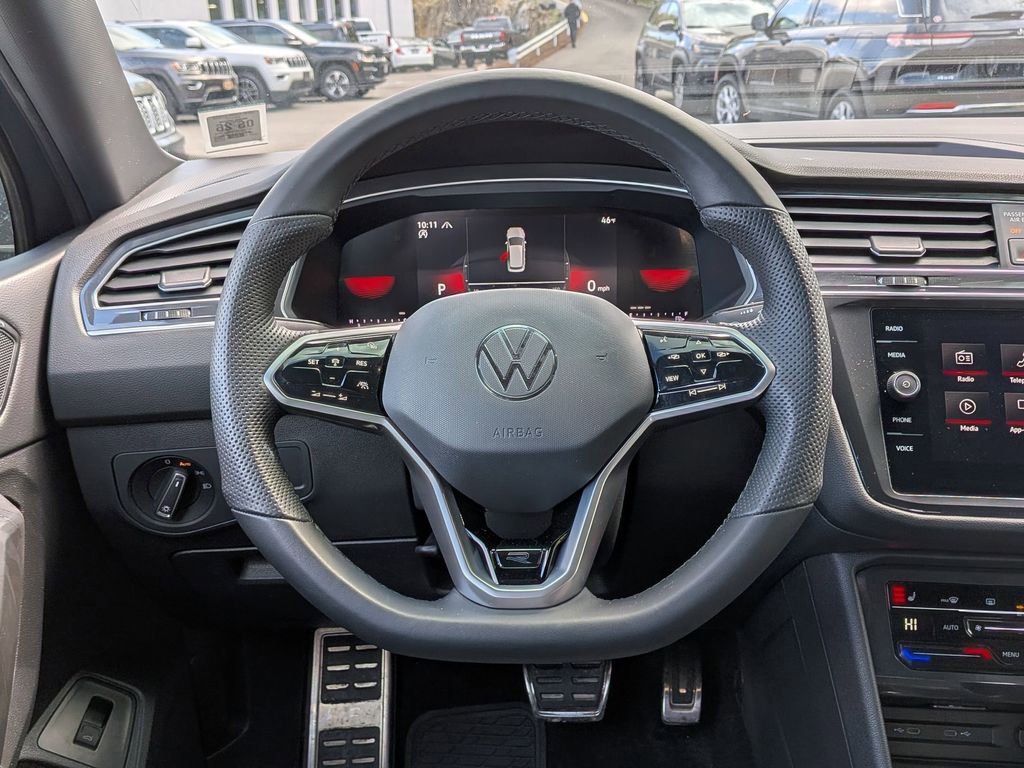 Used 2024 Volkswagen Tiguan SE R-Line AWD/4WD image 16