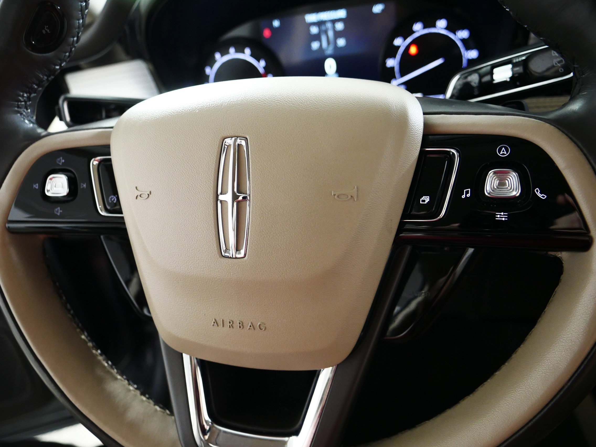 Used 2021 Lincoln Corsair AWD w/ Equipment Group 101A image 25