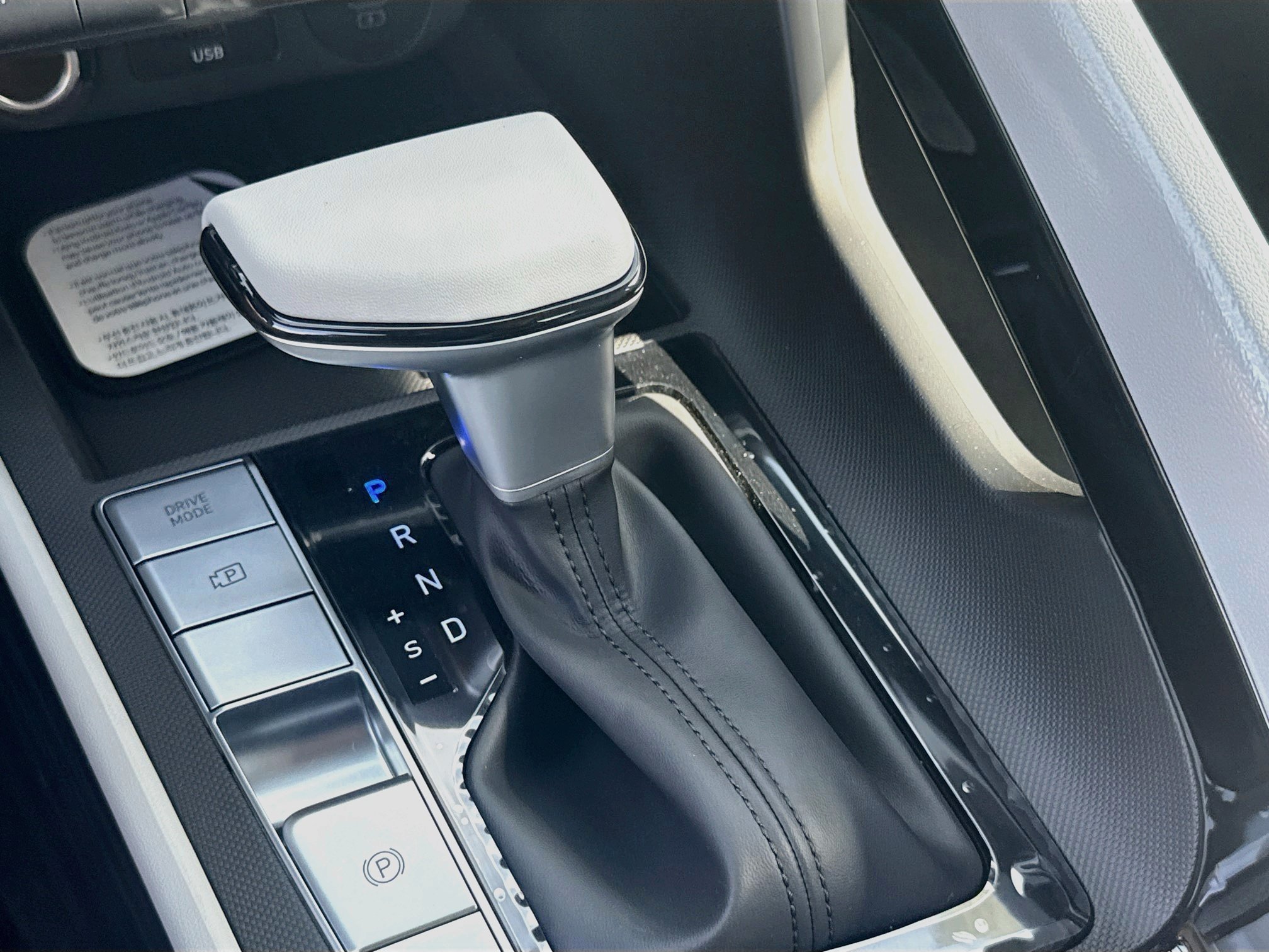 New 2026 Hyundai Elantra Limited FWD image 13