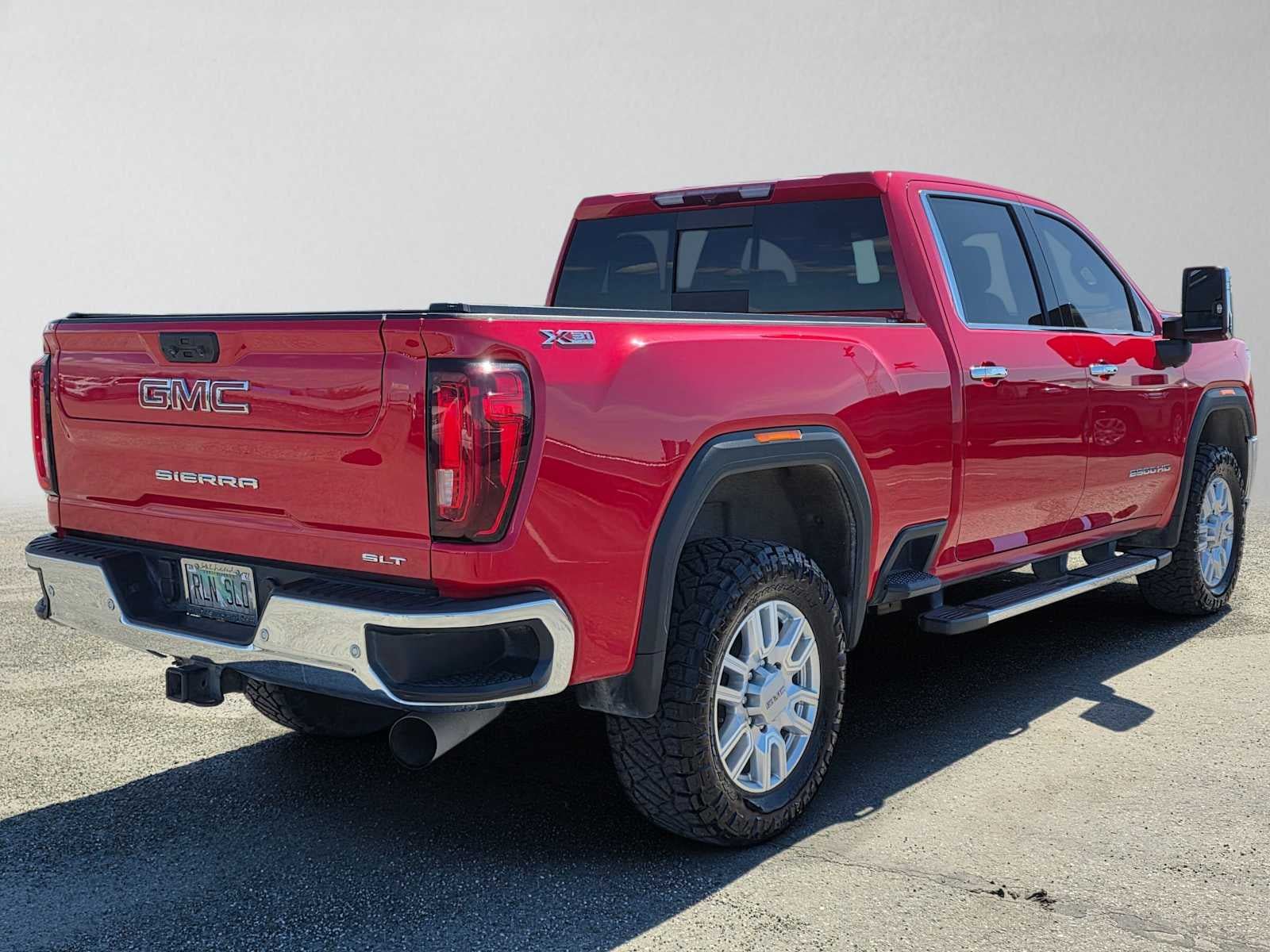 Used 2023 GMC Sierra 2500 SLT w/ SLT Premium Package AWD/4WD image 3