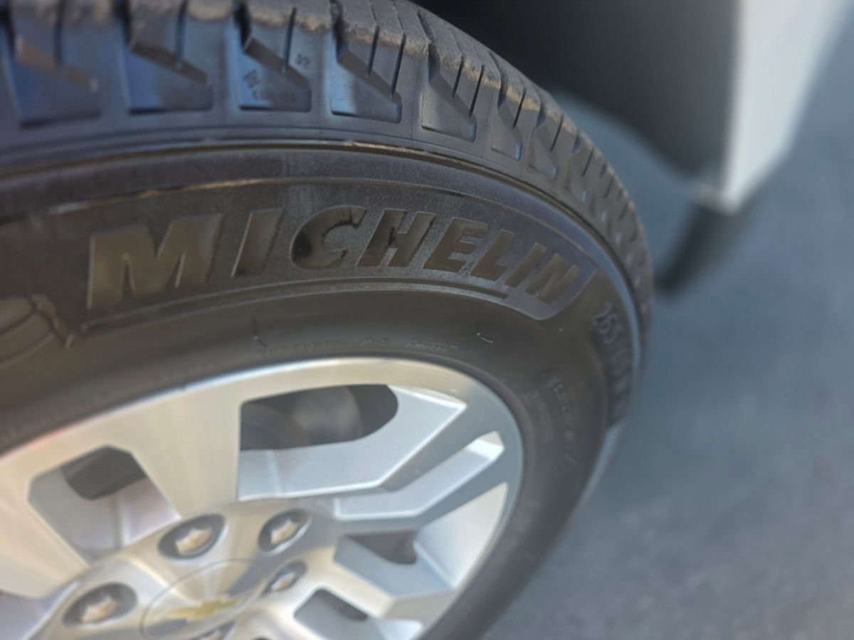 Used 2018 Chevrolet Suburban LT AWD/4WD image 10