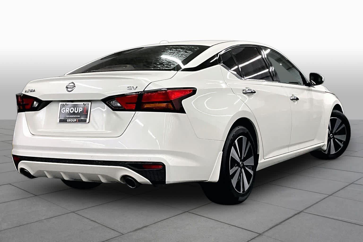 Used 2019 Nissan Altima 2.5 SV FWD image 12