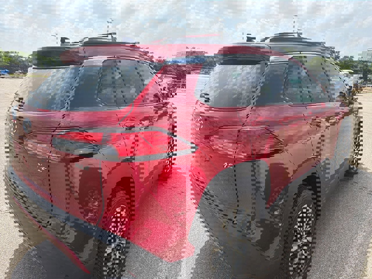 Used 2025 Toyota Corolla Cross XLE w/ Convenience Package FWD image 5