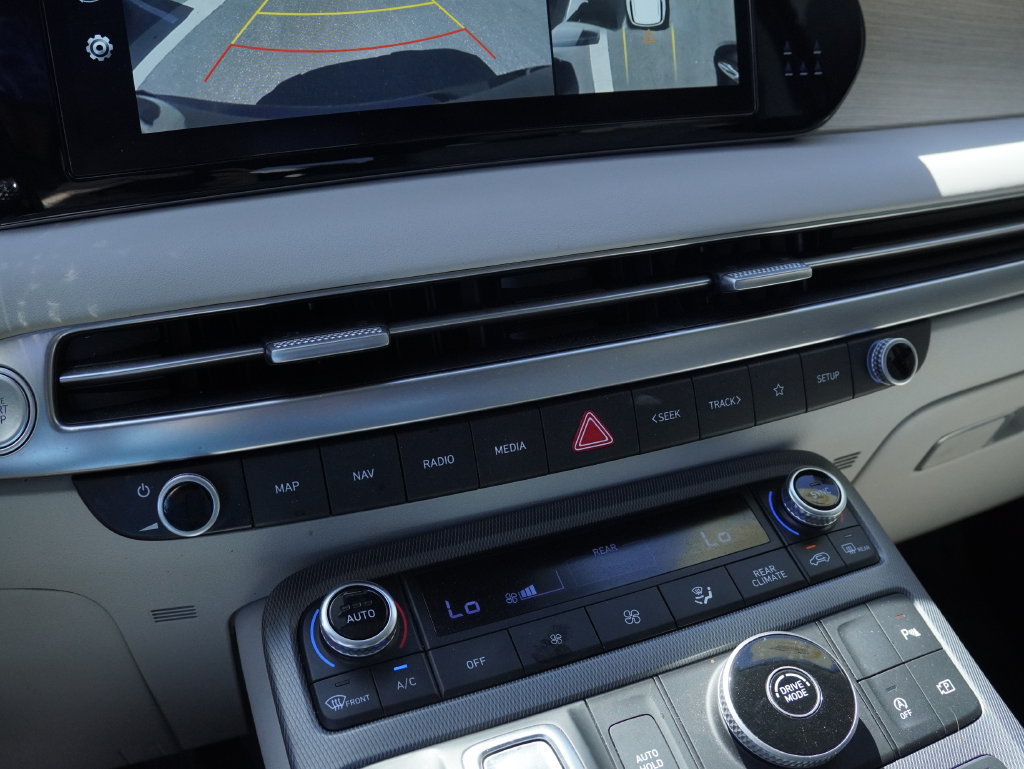 Used 2023 Hyundai Palisade Limited FWD image 18