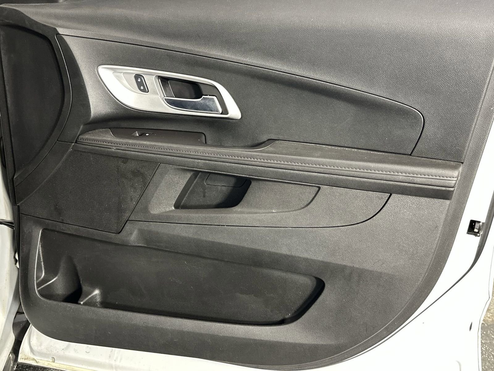 Used 2017 Chevrolet Equinox LT w/ Convenience Package FWD image 30