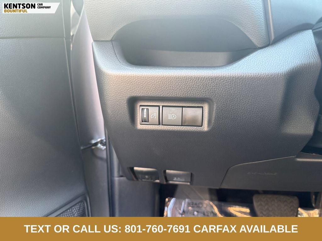 Used 2025 Toyota RAV4 XLE AWD/4WD image 18