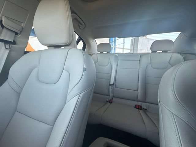 Used 2020 Volvo S60 T6 Momentum AWD/4WD image 26
