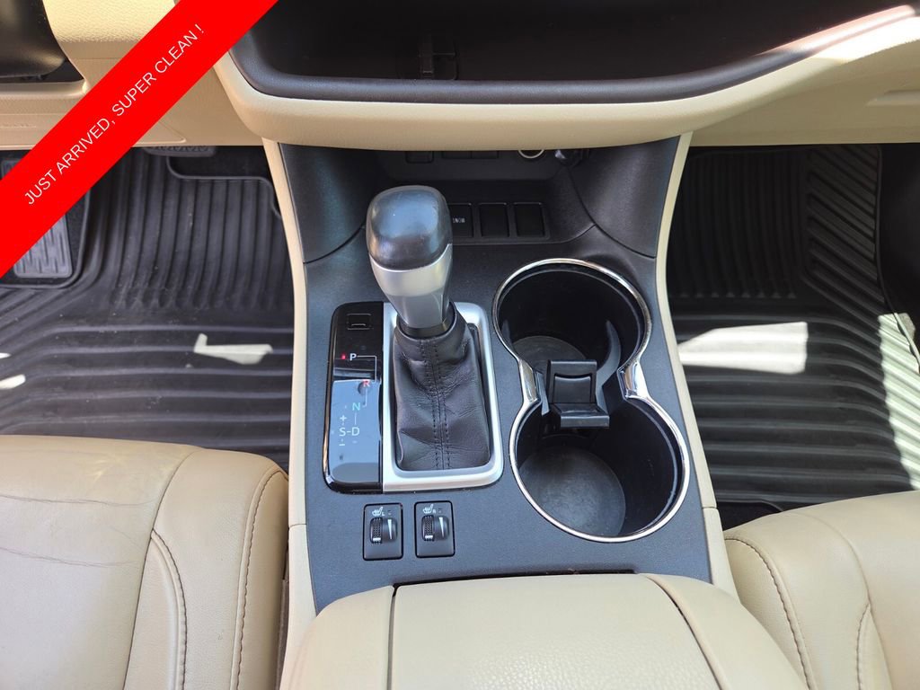 Certified 2017 Toyota Highlander XLE FWD image 30