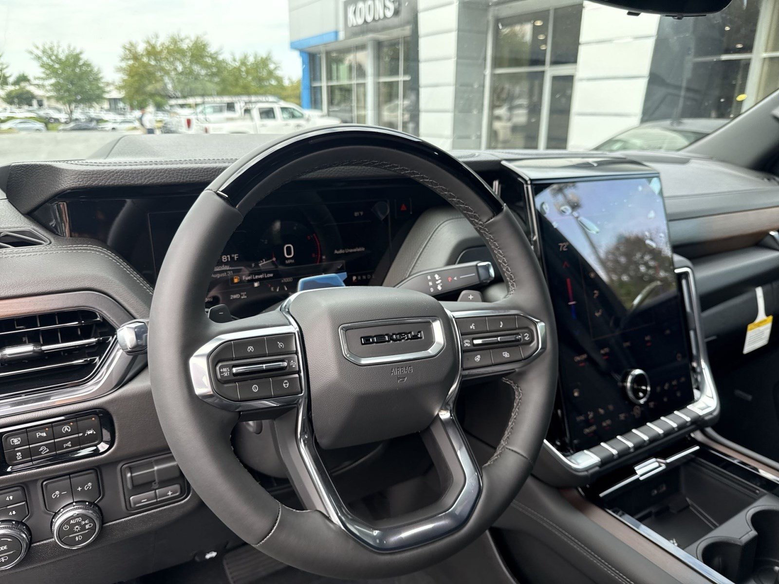 New 2026 GMC Yukon XL Denali w/ Denali Reserve Package AWD/4WD image 13