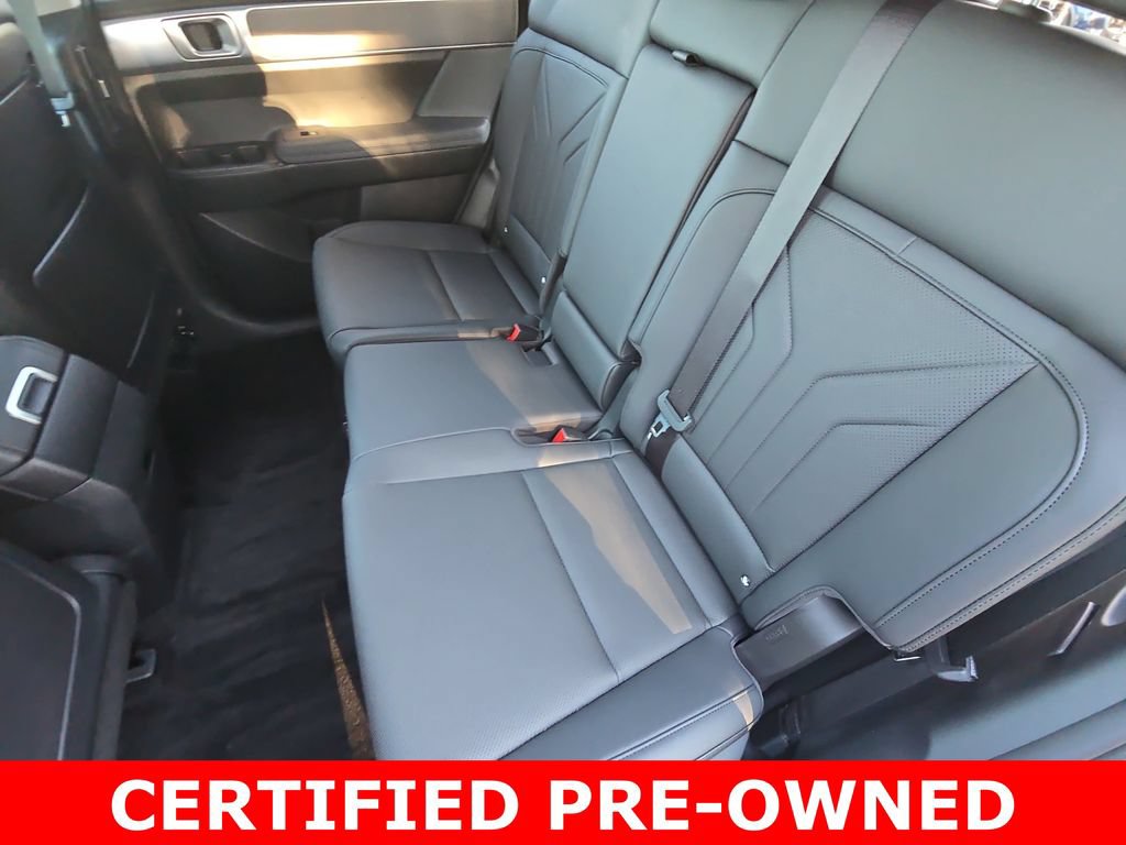 Used 2025 Hyundai Santa Fe SEL FWD image 16