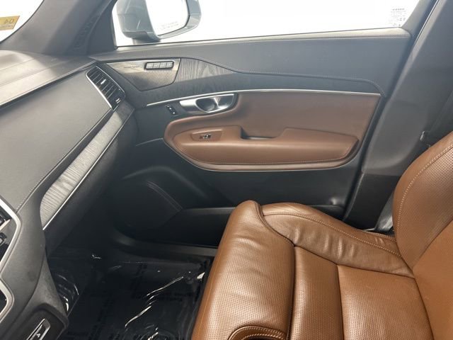 Used 2023 Volvo XC90 B6 Ultimate w/ Protection Package Premier AWD/4WD image 19