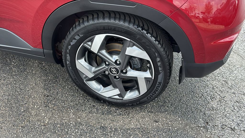 Used 2023 Hyundai Venue Limited FWD image 9