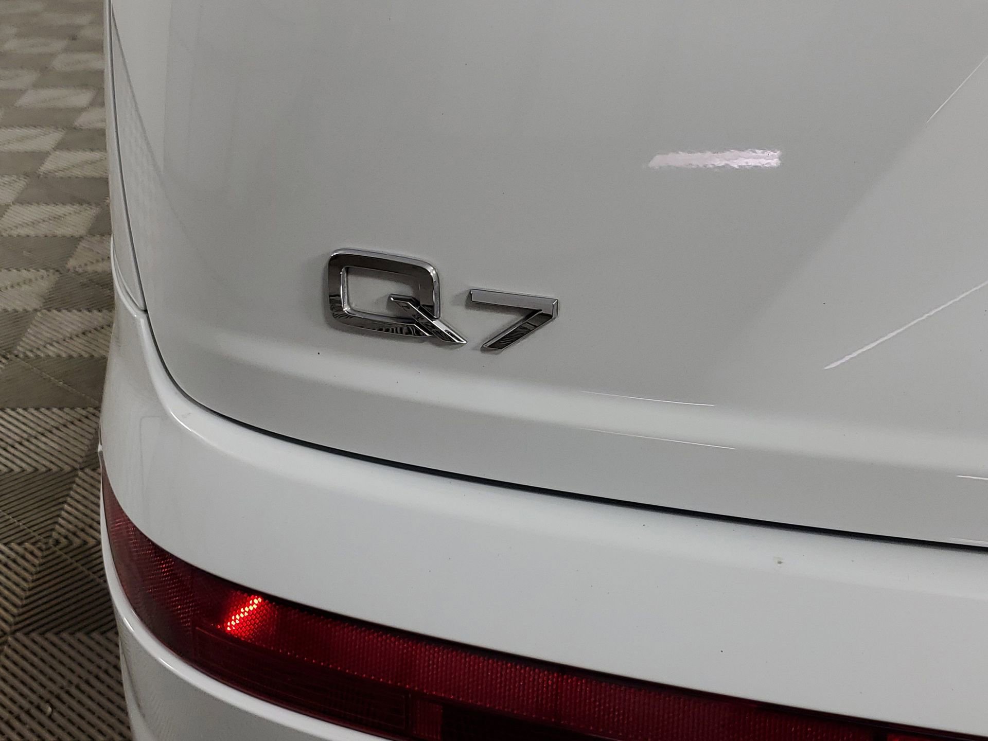 Used 2017 Audi Q7 3.0T Premium Plus image 19