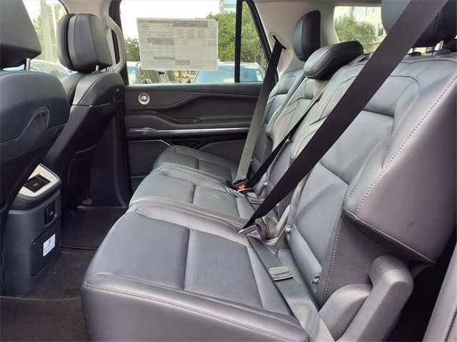 New 2025 Lincoln Navigator L Reserve image 9