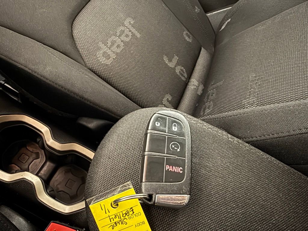 Used 2017 Jeep Renegade Latitude image 23