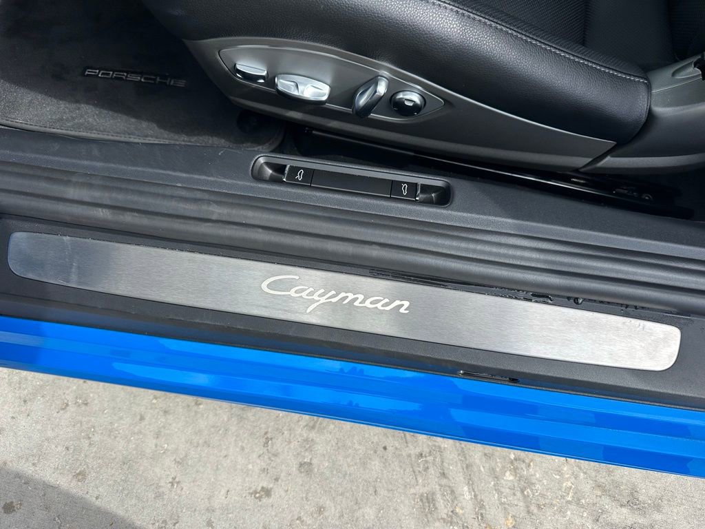 Used 2025 Porsche 718 Cayman image 41