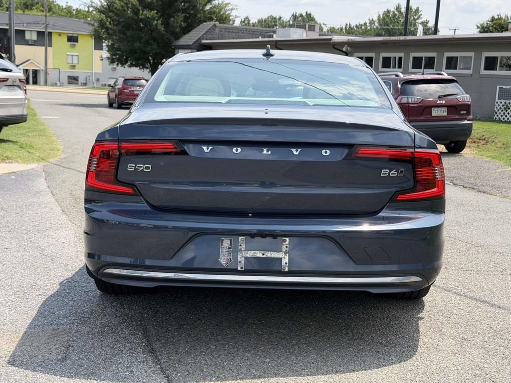 Used 2023 Volvo S90 B6 Plus AWD/4WD image 21