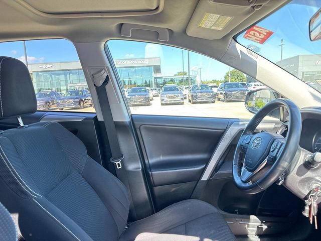 Used 2018 Toyota RAV4 XLE FWD image 14