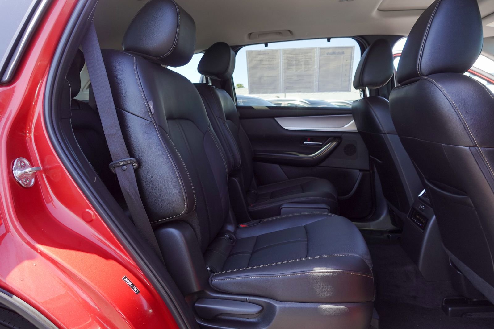 Certified 2024 MAZDA CX-90 Plug-In Hybrid w/ Preferred AWD/4WD image 16