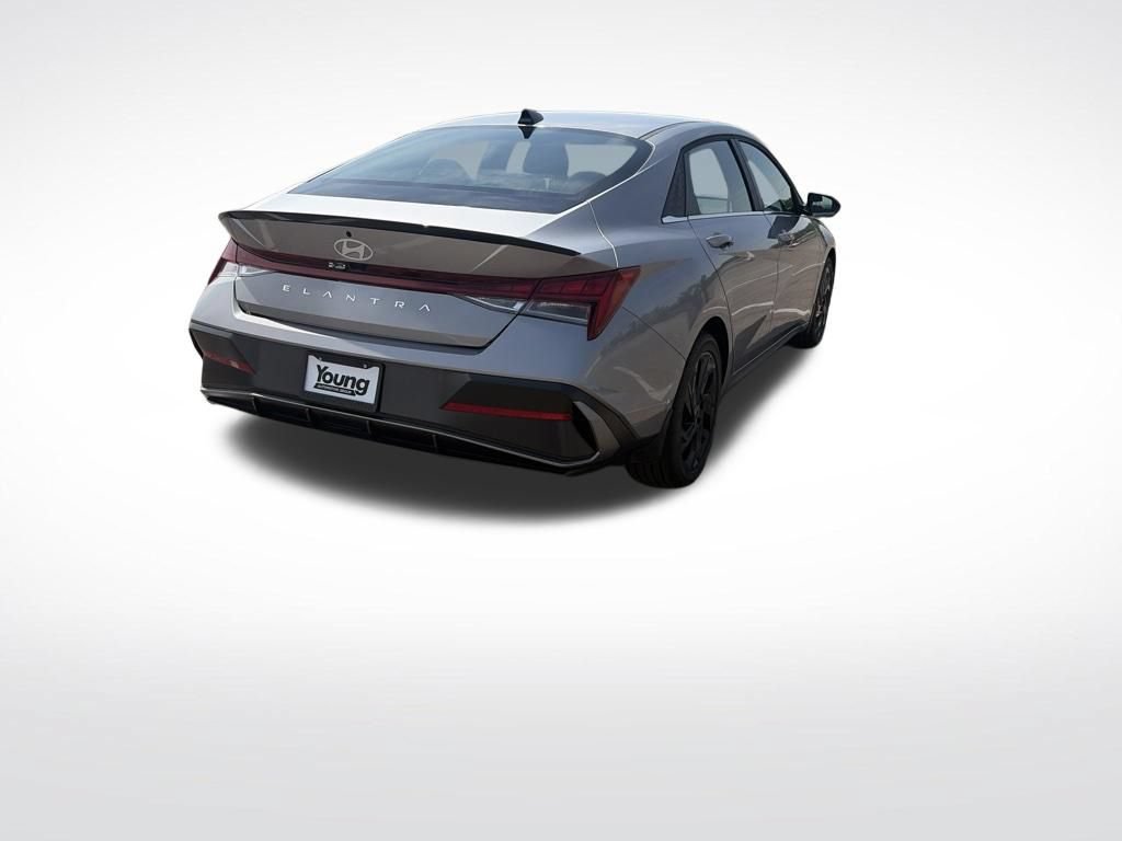 Used 2026 Hyundai Elantra SEL Sport Premium FWD image 5