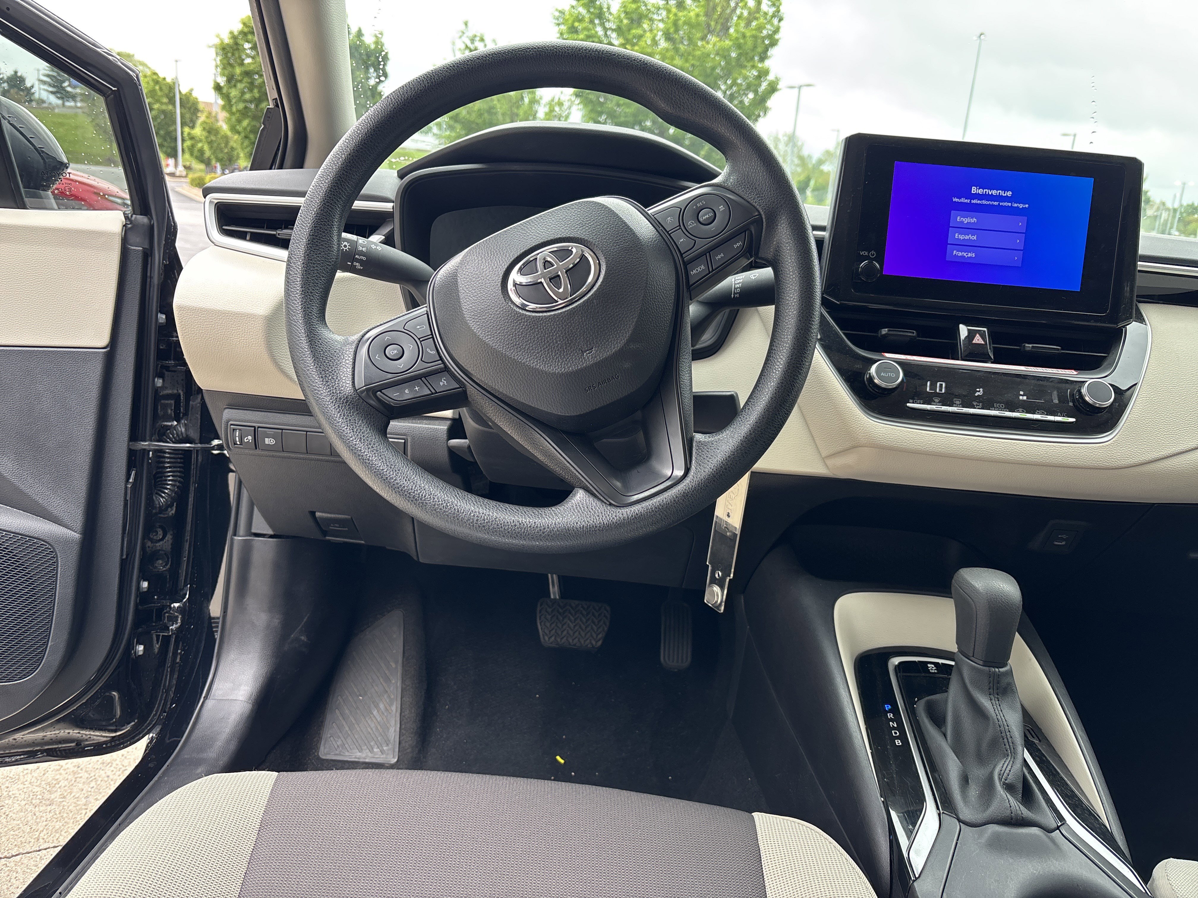 Used 2025 Toyota Corolla LE FWD image 20