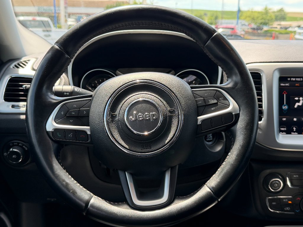 Used 2018 Jeep Compass Latitude w/ Popular Equipment Group FWD image 8