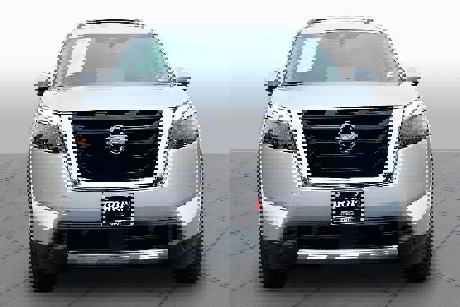 Certified 2025 Nissan Pathfinder Platinum w/ Cargo Package FWD image 4