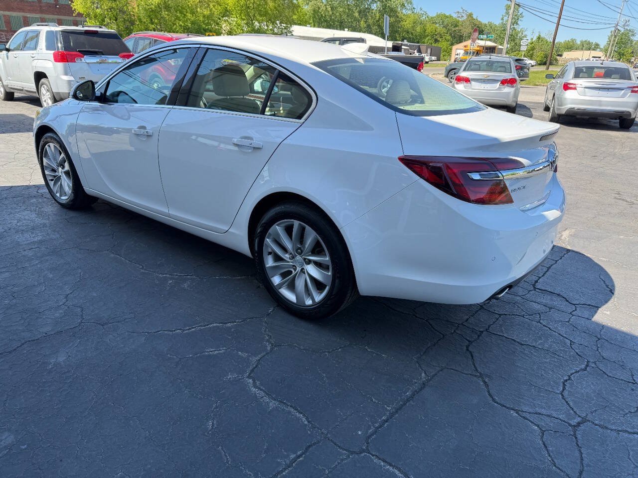 Used 2017 Buick Regal Premium FWD image 4